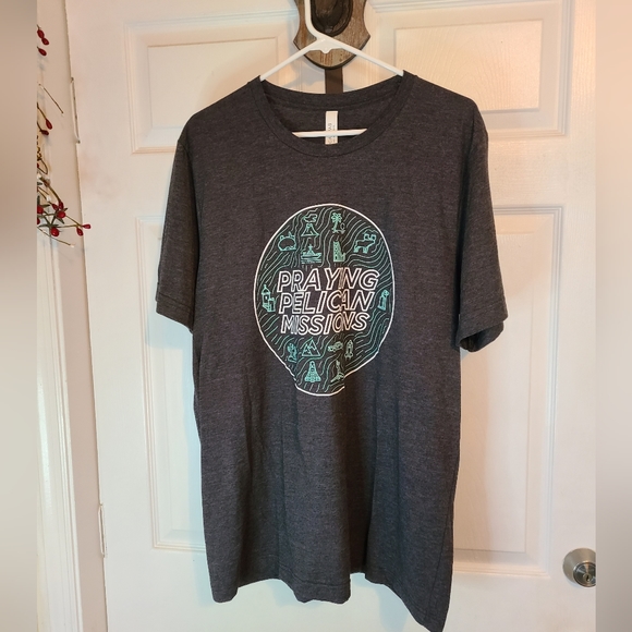 (169) Praying Pelican Missions T-Shirt, Size: XL Color: Dark Grey - Picture 2 of 15